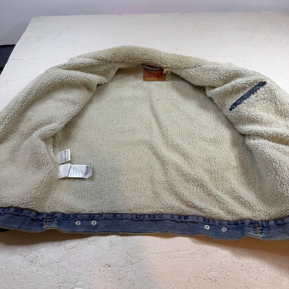 Levi Strauss Sherpa Lined Denim Jacket Womens L Light Wash Trucker Warm - Picture 4 of 8